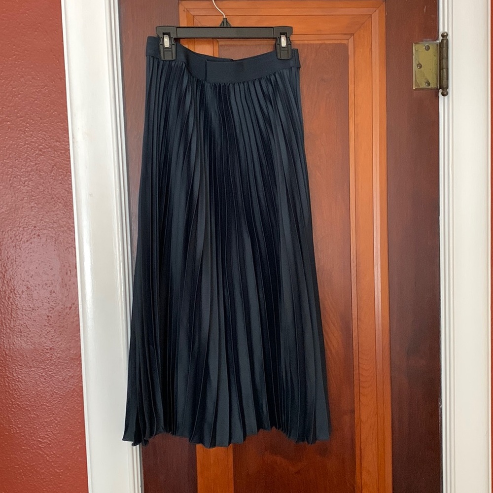 H&M Navy Pleated MIDI Skirt